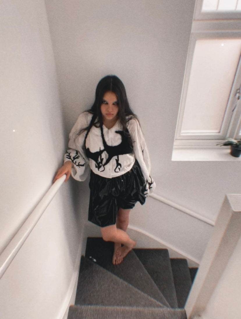 Soft asymmetric crocheted top N°1