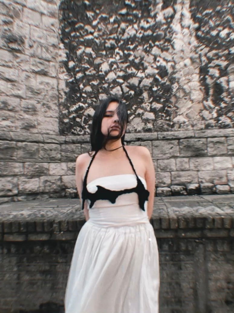 Soft asymmetric crocheted top N°3