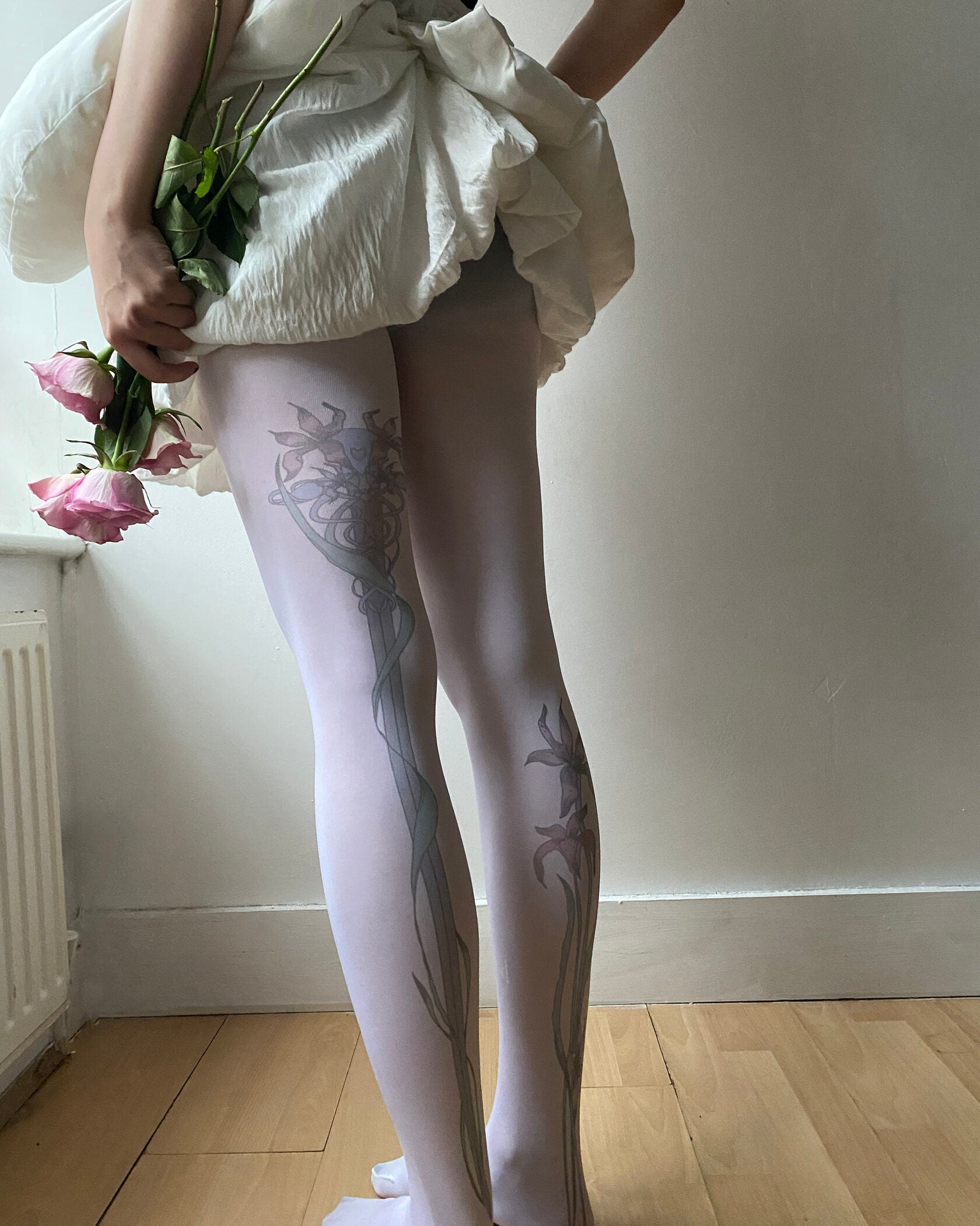 Lily and sword tights